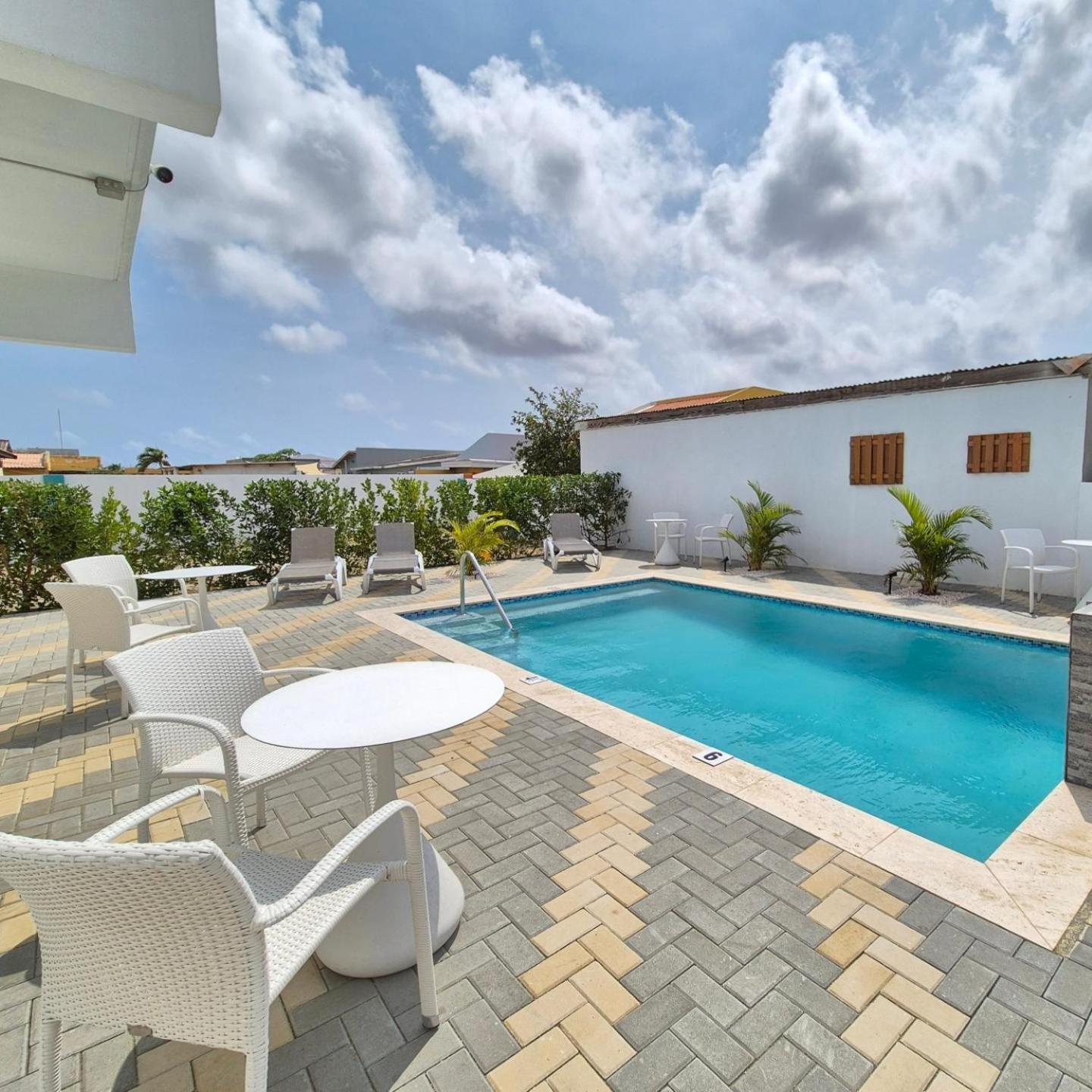 Ocean Breeze Apartments In Aruba Oranjestad Exterior foto
